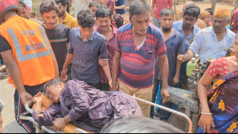 ঝিনাইদহ-চুয়াডাঙ্গা মহাসড়কে দুর্ঘটনা, গুরুতর আহত ৪...