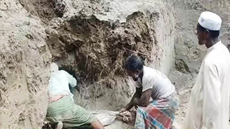 ২৫ বছর পরও কবর থেকে অক্ষত মিলল মুয়াজ্জিনের মরদেহ...