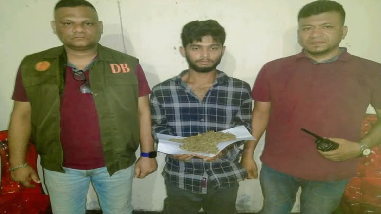 ঝালকাঠিতে গাঁজাসহ আটক -১ মূল হোতা পলাতক...
