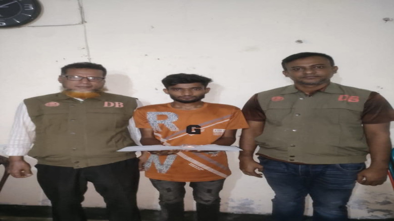 ঝালকাঠিতে ডিবির অভিযানে ইয়াবাসহ যুবক গ্রেপ্তার...