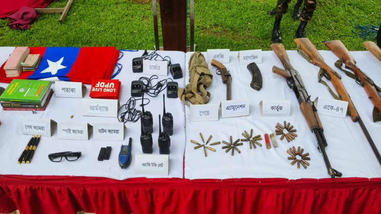 সাজেকে উপজাতীয় সশস্ত্র গোষ্ঠীর আস্থানায় সেনা অভিযা...