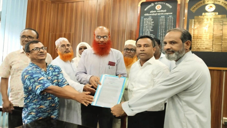 ৫ দফা দাবি আদায়ের দাবিতে কুড়িগ্রামে শিক্ষকদের স্মা...
