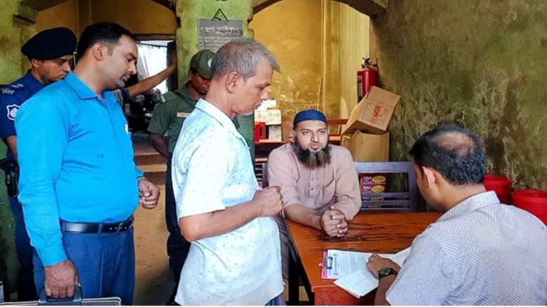 কোটচাঁদপুরে দুই হোটেল মালিক কে জরিমানা...