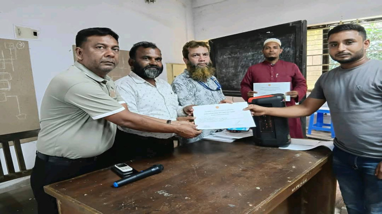 ঝিনাইদহ টিটিসিতে মালয়েশিয়াগামী কর্মীদের সনদ বিতরণ...