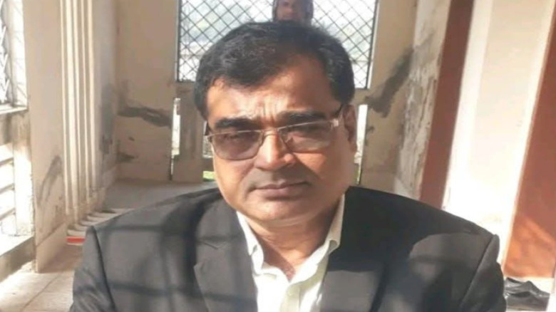 অভিযুক্ত ভারপ্রাপ্ত প্রধান শিক্ষকের স্বামী এনায়েত হোসেন।