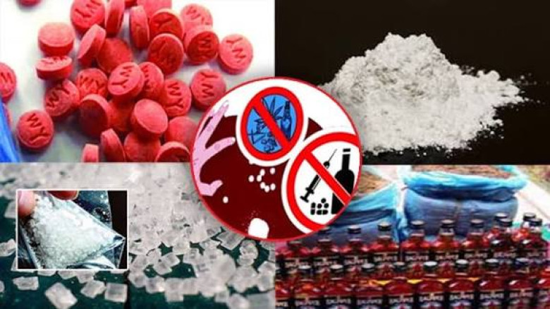 মাদকের করাল থাবায় তরুণ সমাজ...