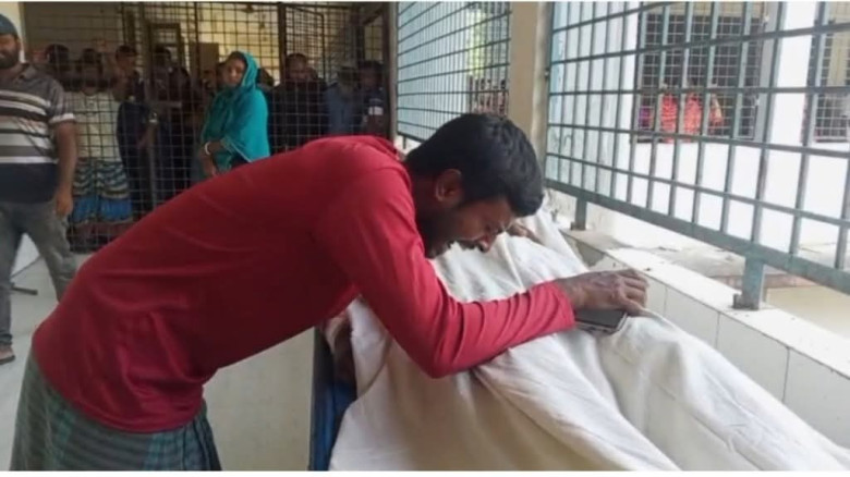 দামুড়হুদায় একজনকে কুপিয়ে হত্যা, তিনজনের অবস্থা আশং...