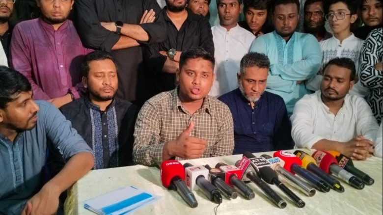 নির্বাচন কমিশন নিরপেক্ষ নয়, প্রশাসনে ভাগাভাগি চলছে...