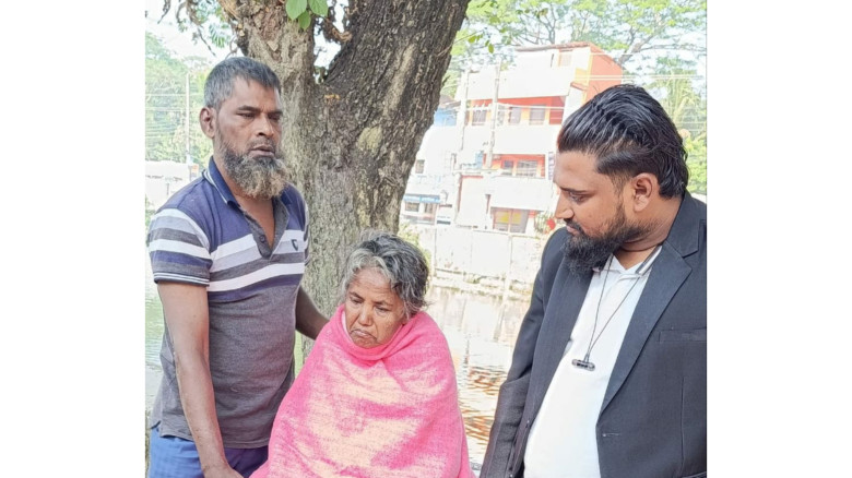 বেওয়ারিশ এক মা, তরুণদের মানবতায় নতুন জীবন...