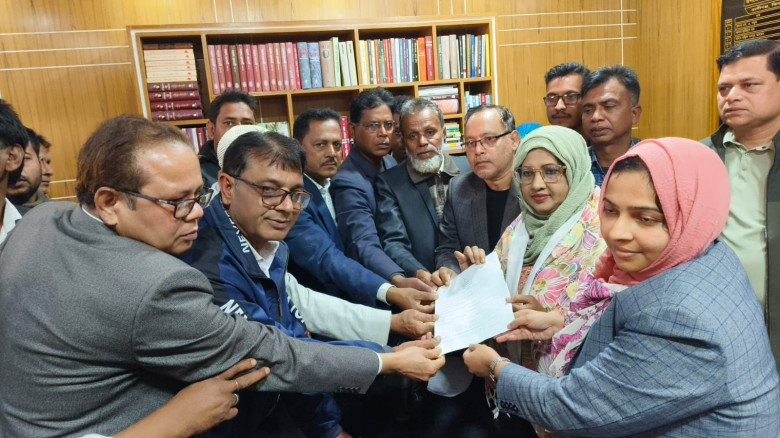 ঝিনাইদহ-৪ আসনে মনোনয়ন ফরম গ্রহণ করলেন মুর্শিদা জা...