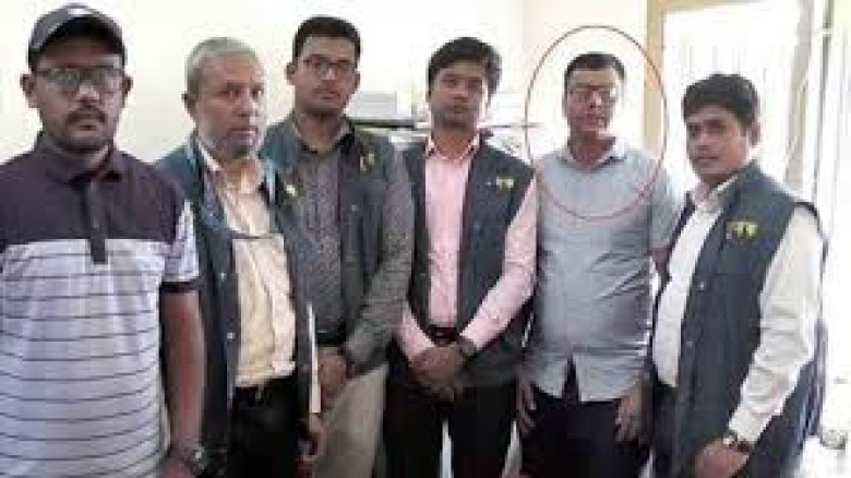 ঘুষের টাকাসহ প্রাথমিক শিক্ষা অফিসার আটক...